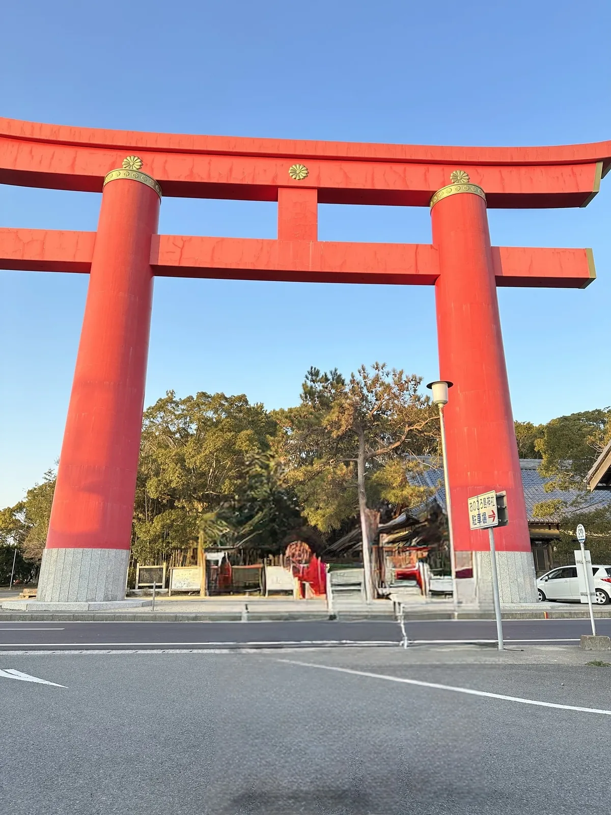 おのころ島神社の大きな赤い鳥居