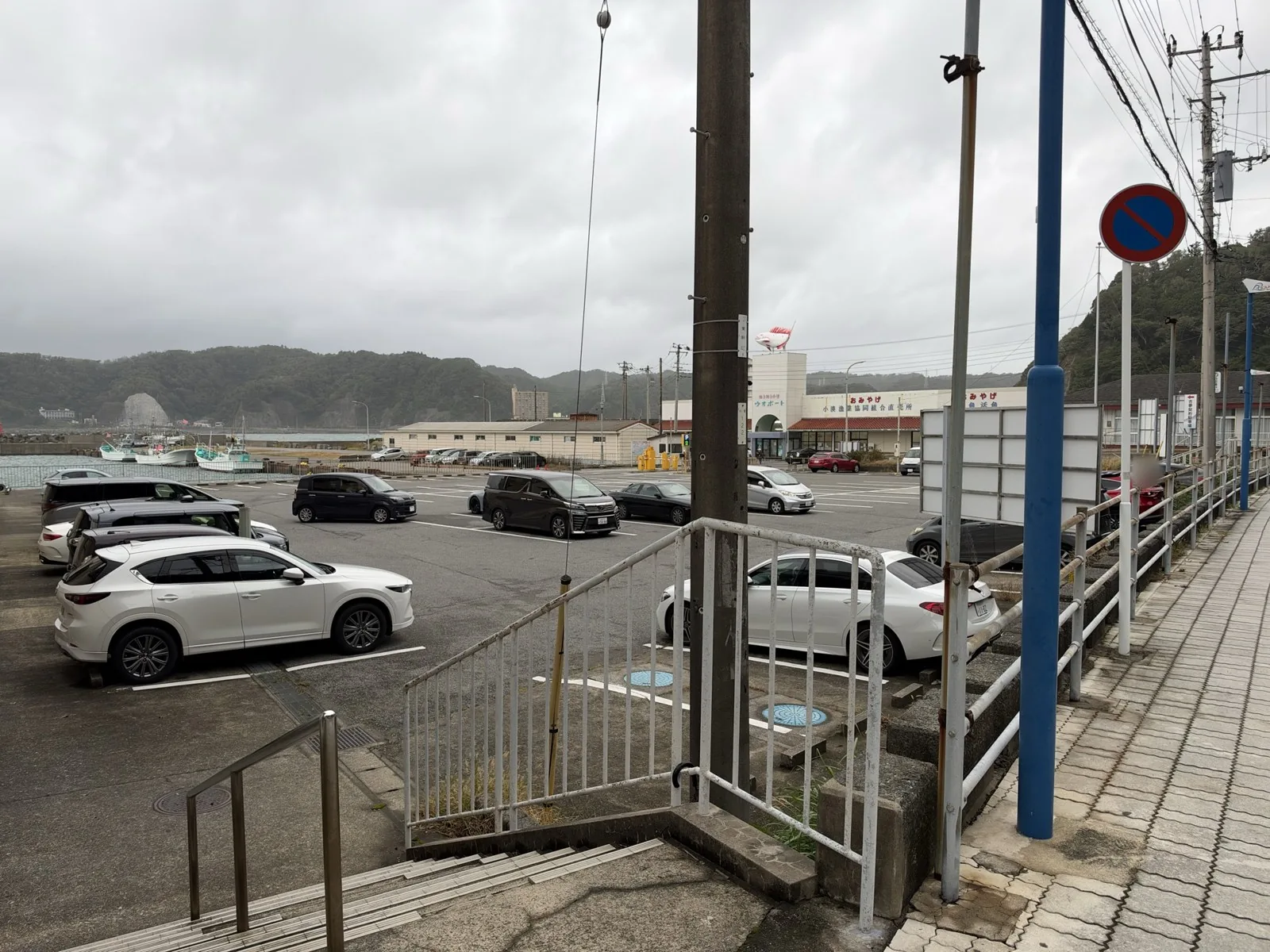 吉夢の近くにある海沿いの駐車場